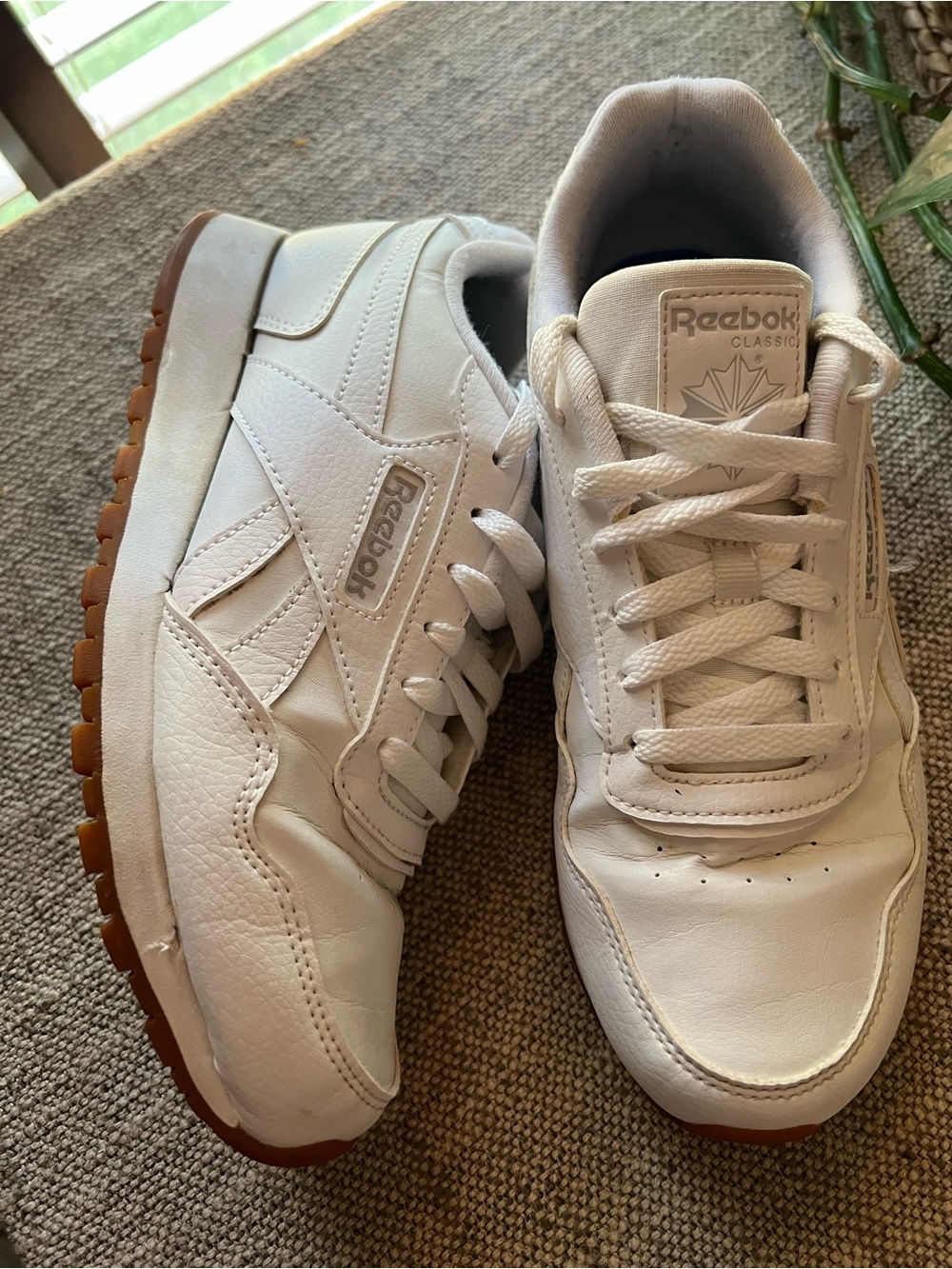 Reebok classic white leather shoes Sneakers women Size 7